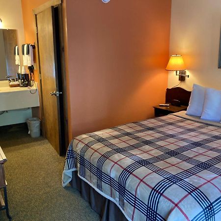 Country Mountain Inn Юрика Спрингс Экстерьер фото