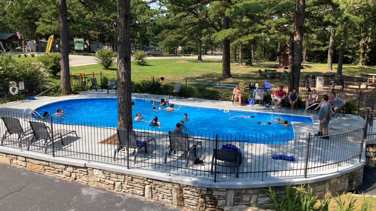 Country Mountain Inn Юрика Спрингс Экстерьер фото