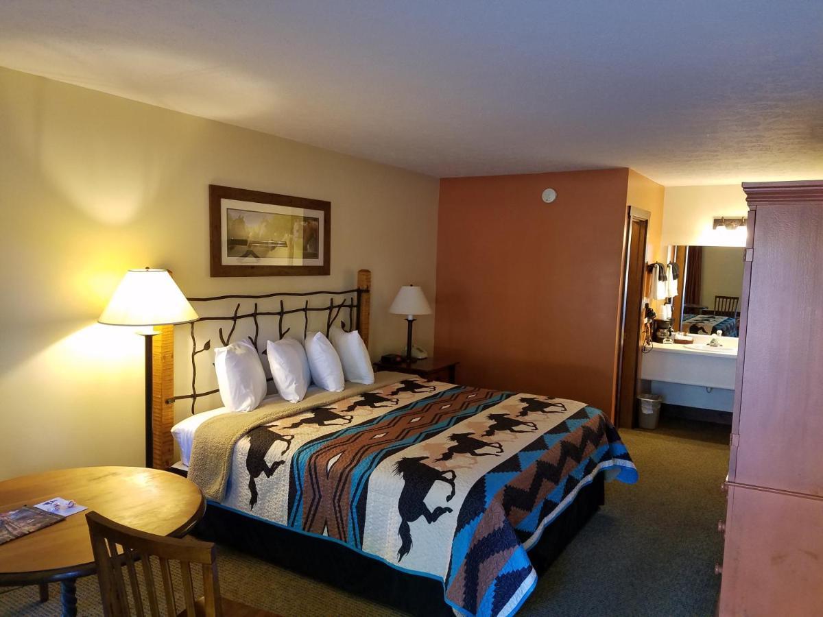 Country Mountain Inn Юрика Спрингс Экстерьер фото