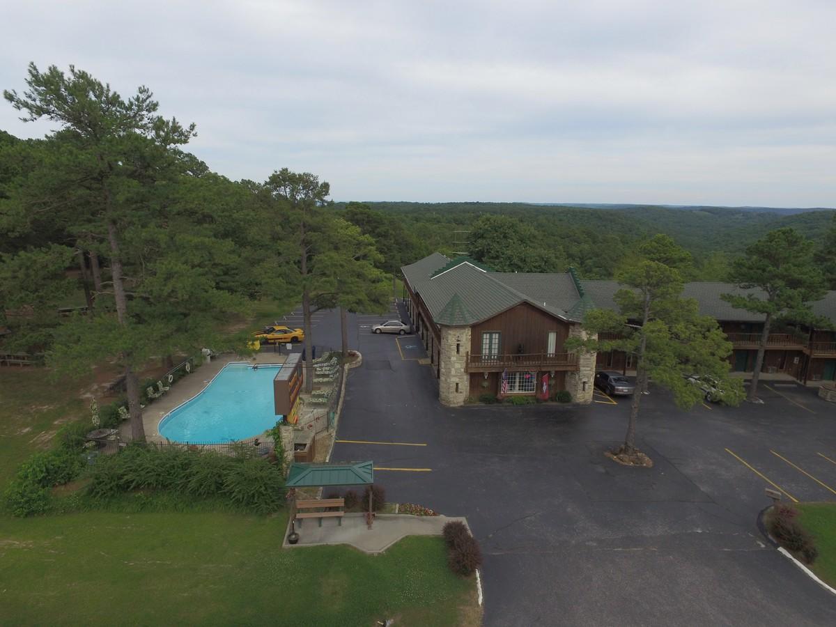 Country Mountain Inn Юрика Спрингс Экстерьер фото