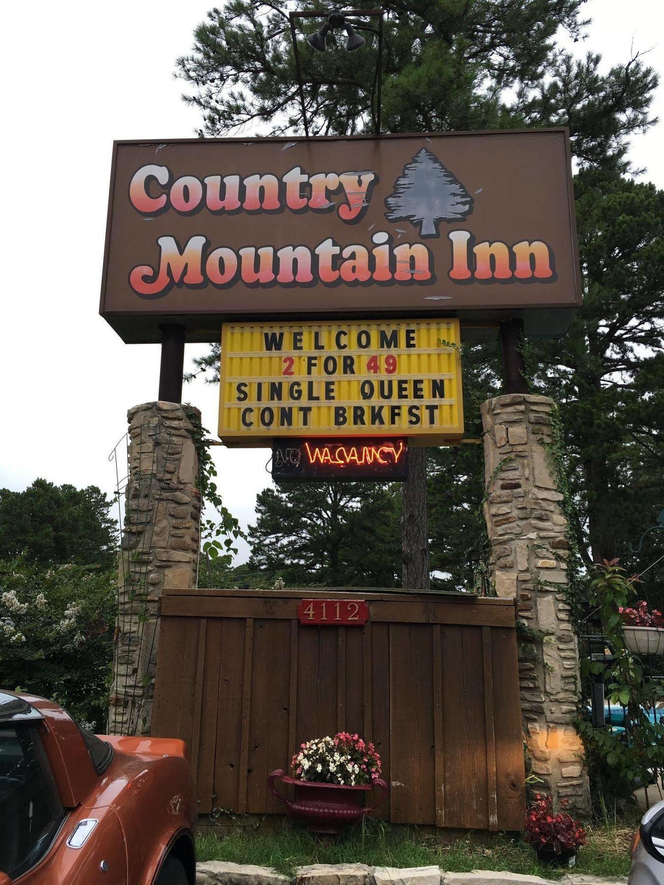Country Mountain Inn Юрика Спрингс Экстерьер фото